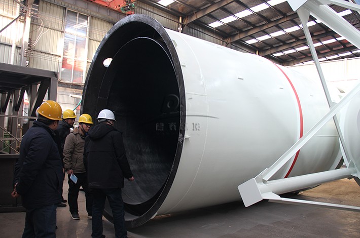 撬裝式土壤淋洗設(shè)備客戶來訪生產(chǎn)車間 撬裝式土壤淋洗設(shè)備客戶來訪生產(chǎn)車間