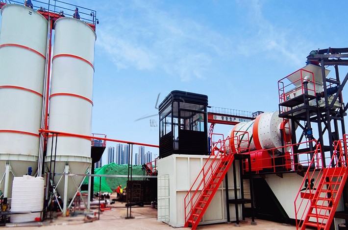 土壤淋洗修復(fù)設(shè)備安裝現(xiàn)場(chǎng) 土壤淋洗修復(fù)設(shè)備安裝現(xiàn)場(chǎng)